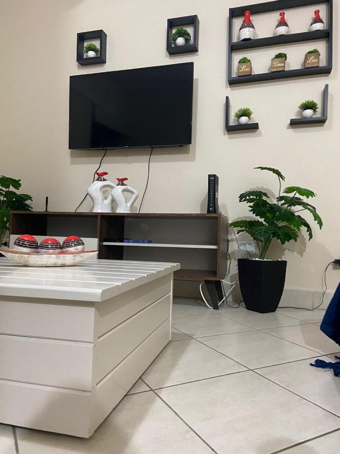 Apartamento Encantador No Guaruja, Praia Da Enseada - Apenas 600M Da Praia ! ภายนอก รูปภาพ